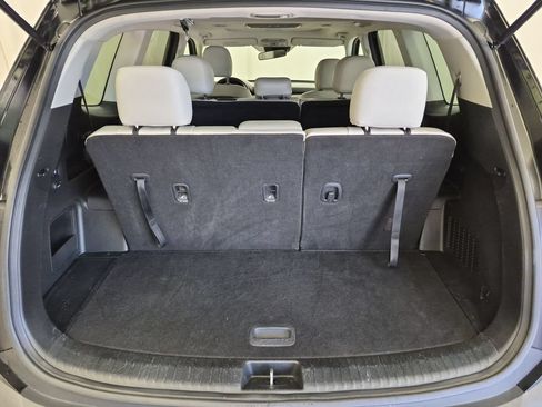 Used 2020 Kia Telluride S w/ S 8 Passenger Seating Package FWD image 32