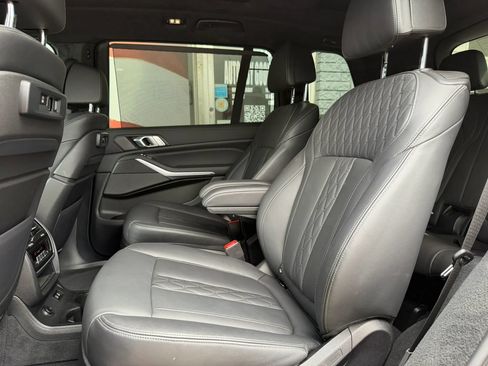 Used 2022 BMW X7 M50i w/ Dynamic Handling Package AWD/4WD image 12