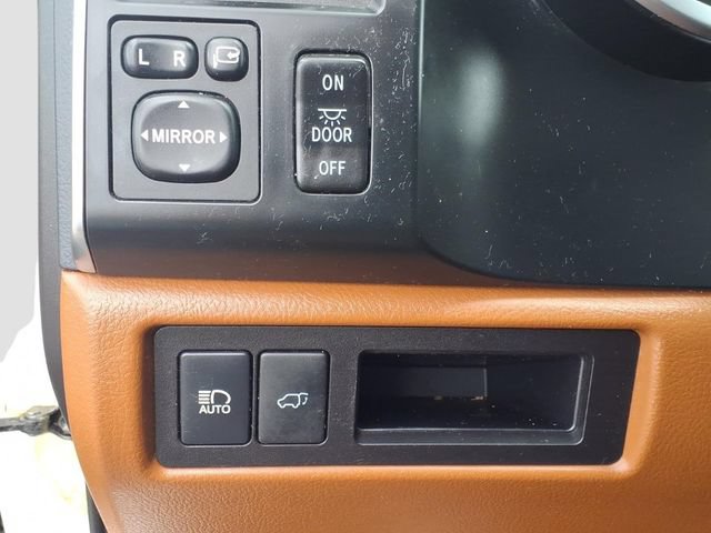 Used 2019 Toyota Sequoia Platinum AWD/4WD image 8