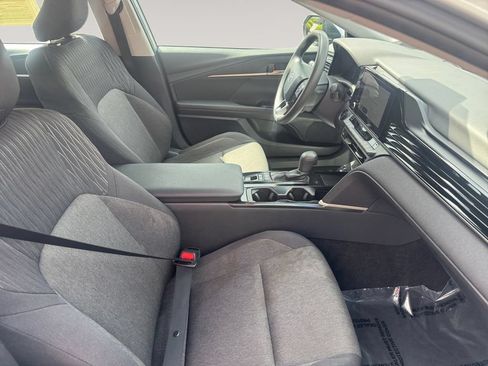 Used 2025 Toyota Camry LE FWD image 15