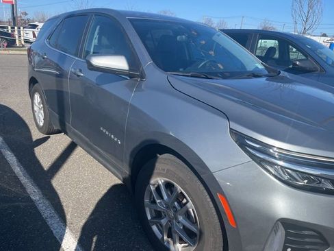 Certified 2024 Chevrolet Equinox LT image 2