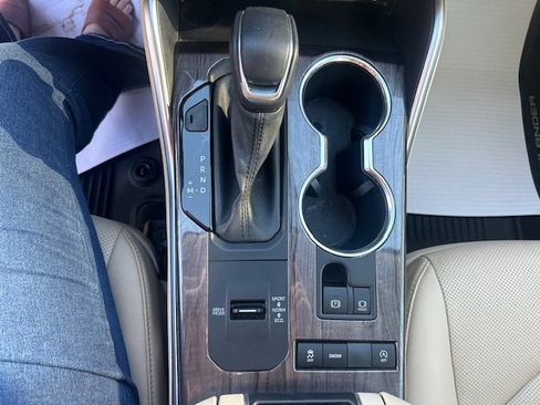 Used 2020 Toyota Highlander Limited image 17