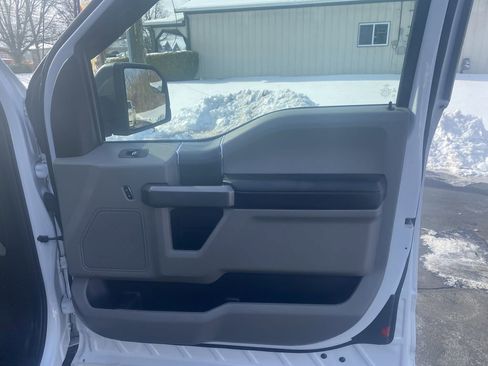 Used 2019 Ford F150 XLT w/ Equipment Group 302A Luxury image 28