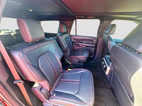 Used 2023 Ford Expedition Limited image 12