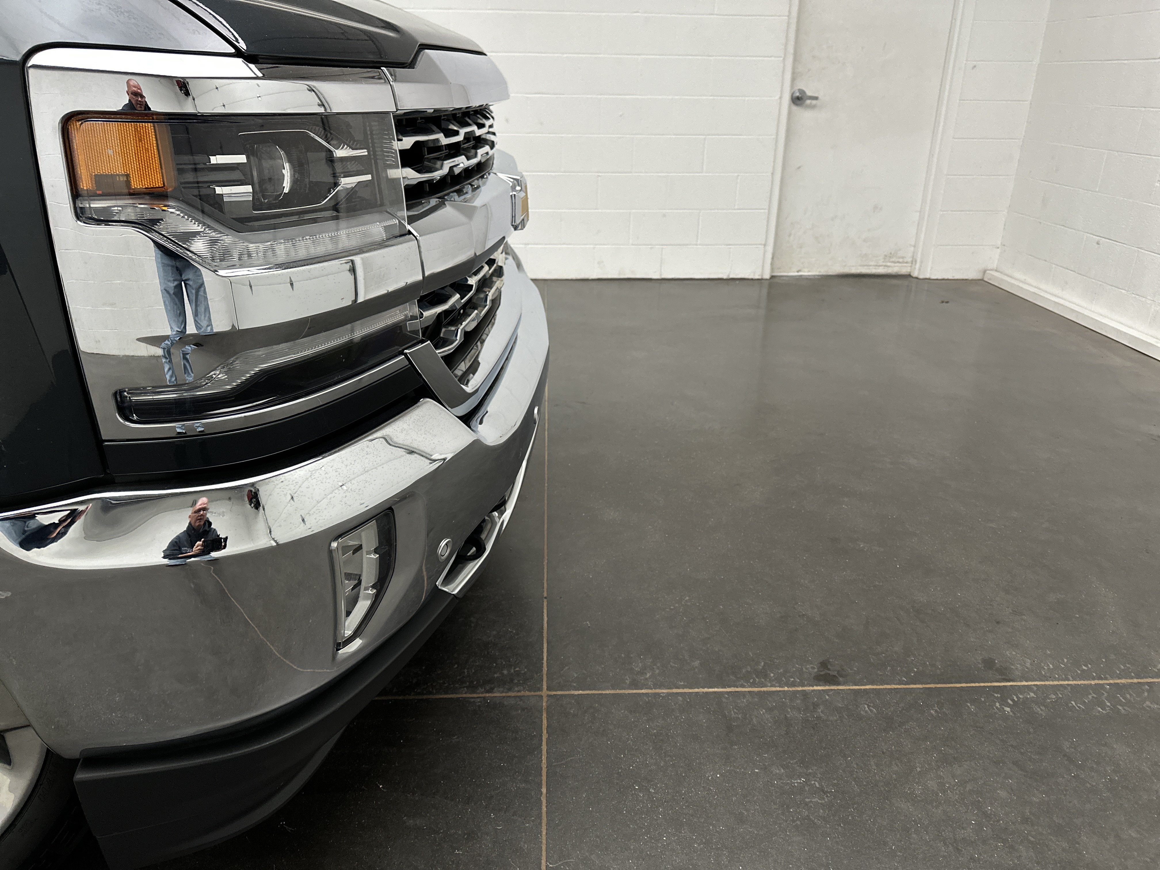 Used 2018 Chevrolet Silverado 1500 LTZ w/ Sport Package AWD/4WD image 2