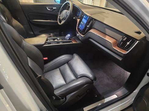 Used 2023 Volvo XC60 T8 Ultimate w/ Protection Package Premier AWD/4WD image 4
