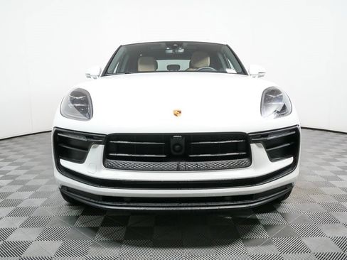 Certified 2025 Porsche Macan image 36