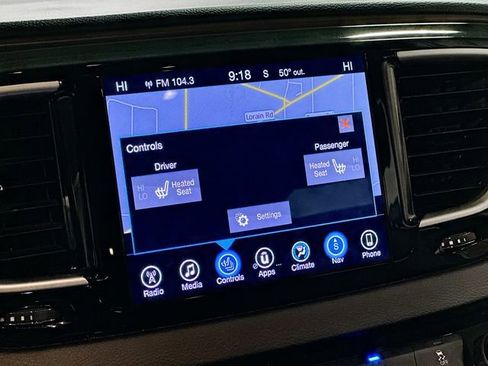 Used 2017 Chrysler Pacifica Touring-L w/ Tire & Wheel Group image 21