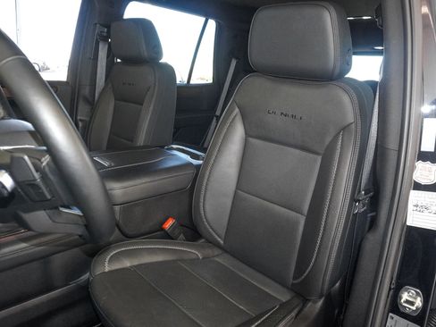 Used 2025 GMC Yukon Denali image 23