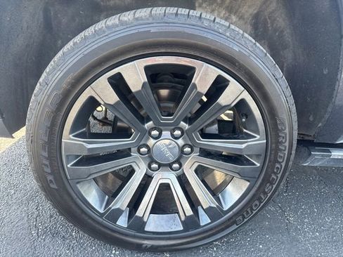 Used 2018 GMC Yukon Denali w/ Denali Ultimate Package AWD/4WD image 36
