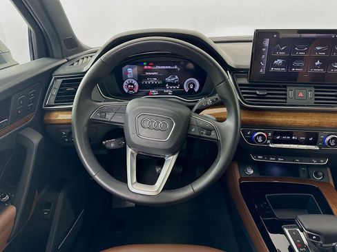 Used 2023 Audi Q5 2.0T Premium Plus w/ Premium Plus Package AWD/4WD image 16