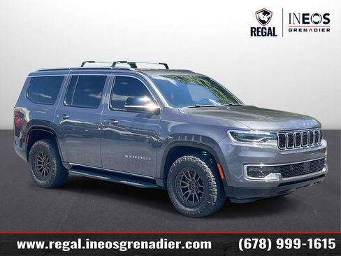 Used 2023 Jeep Wagoneer 4WD image 1