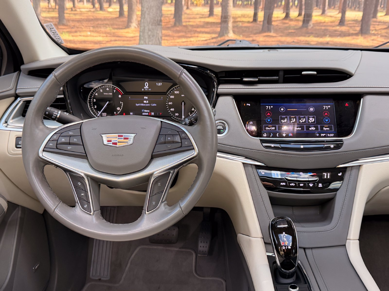 Used 2021 Cadillac XT5 Premium Luxury AWD/4WD image 3