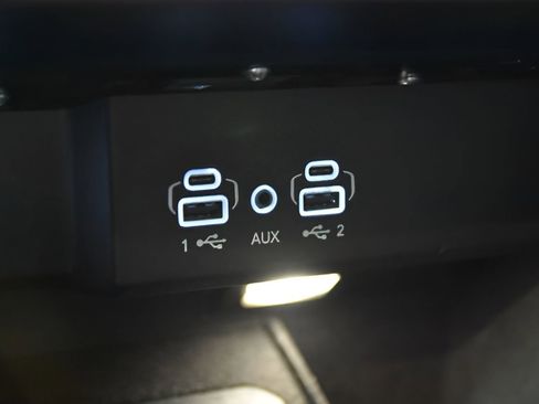 Used 2023 Jeep Wagoneer L Series II RWD image 30