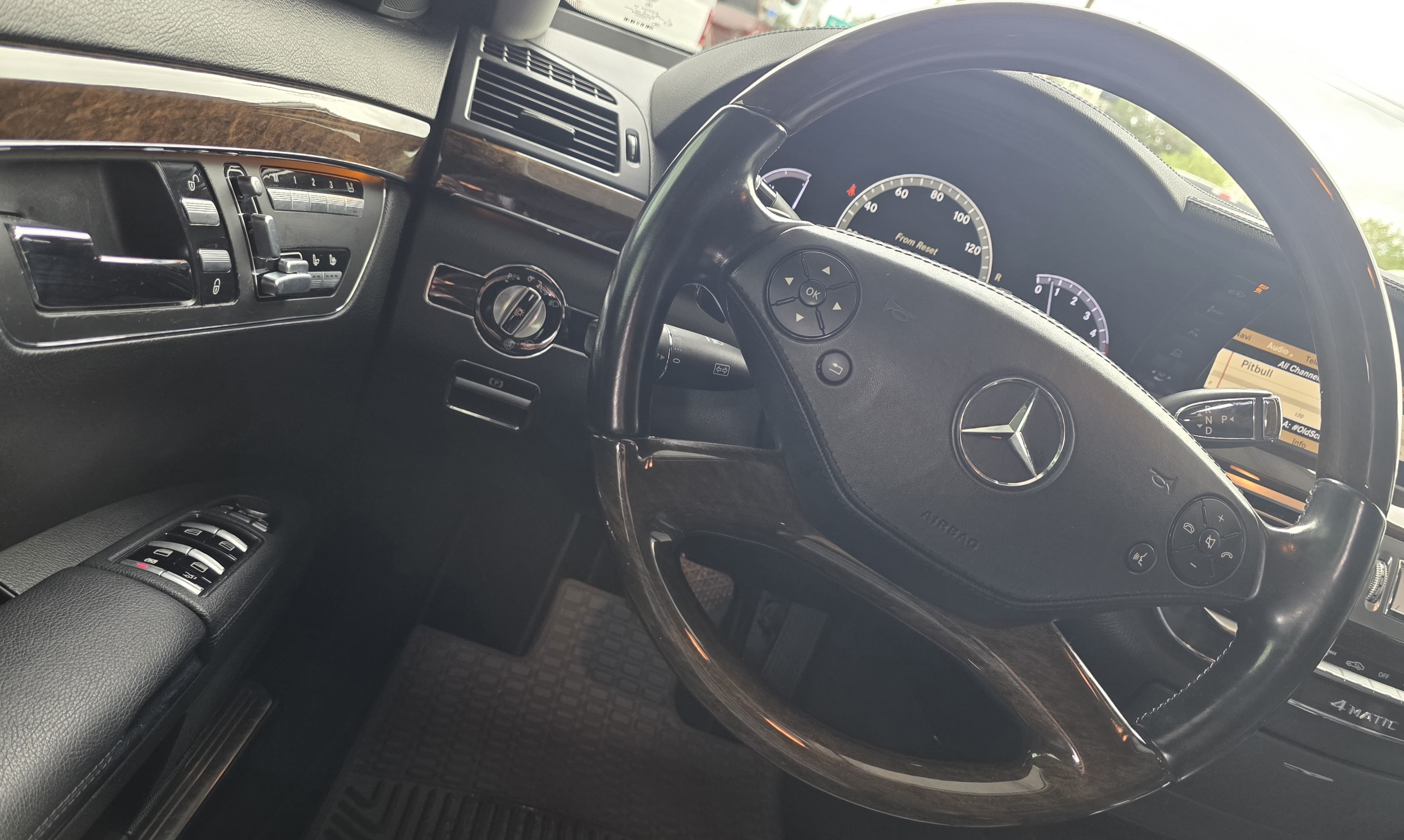 Used 2012 Mercedes-Benz S 350 BlueTEC 4MATIC image 22