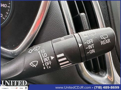 Used 2021 Chevrolet Equinox LT image 29