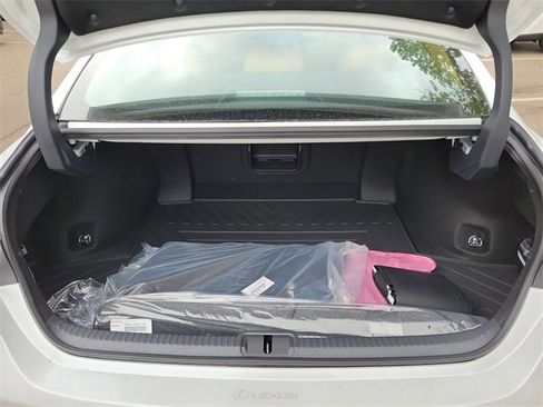 New 2025 Lexus ES 350 Ultra Luxury image 8