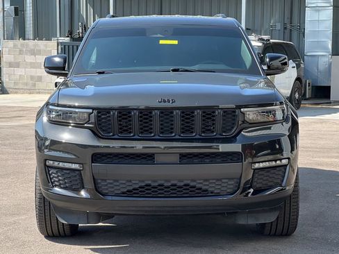 Used 2024 Jeep Grand Cherokee L Limited w/ Black Appearance Package image 9