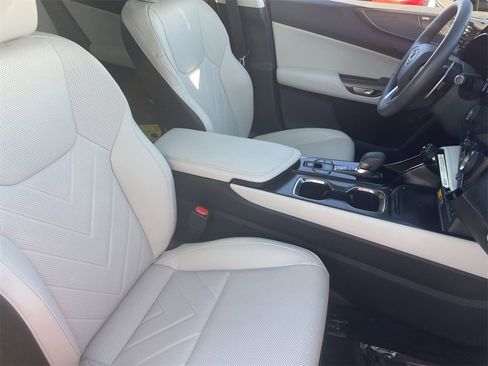 Used 2025 Lexus NX 300h AWD w/ Luxury Package image 10