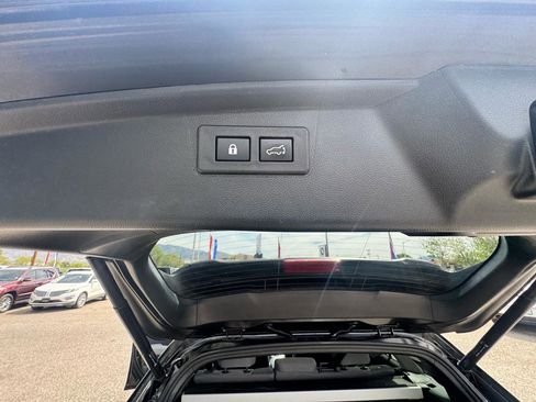 Used 2023 Subaru Outback Premium image 23