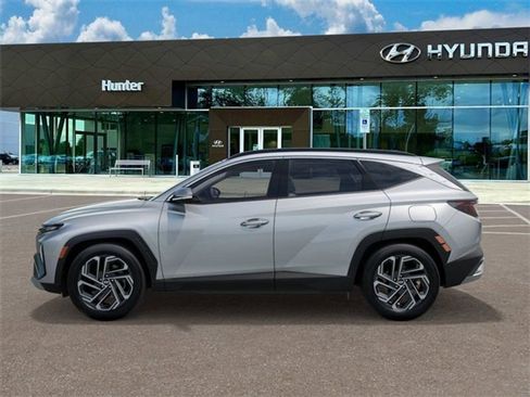Used 2025 Hyundai Tucson Limited AWD/4WD image 3