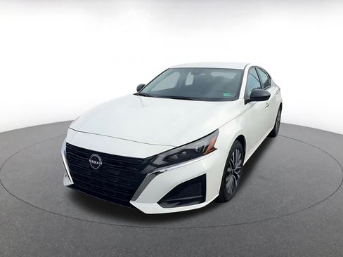 Used 2025 Nissan Altima 2.5 SV image 7