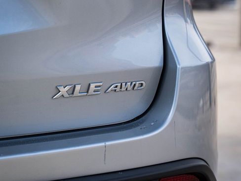 Used 2017 Toyota Highlander XLE image 6