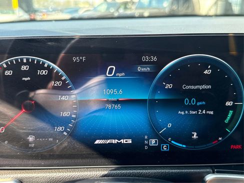 Used 2023 Mercedes-Benz GLB 35 AMG 4MATIC image 15