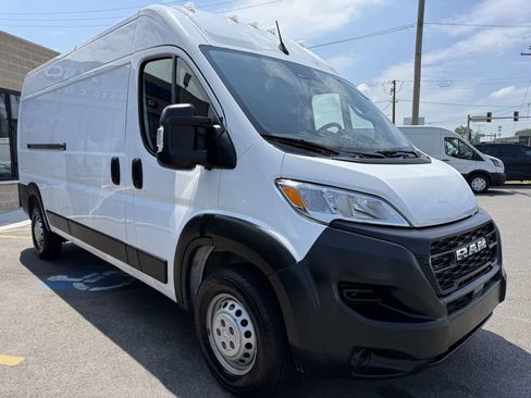 Used 2023 RAM ProMaster 2500 FWD image 3