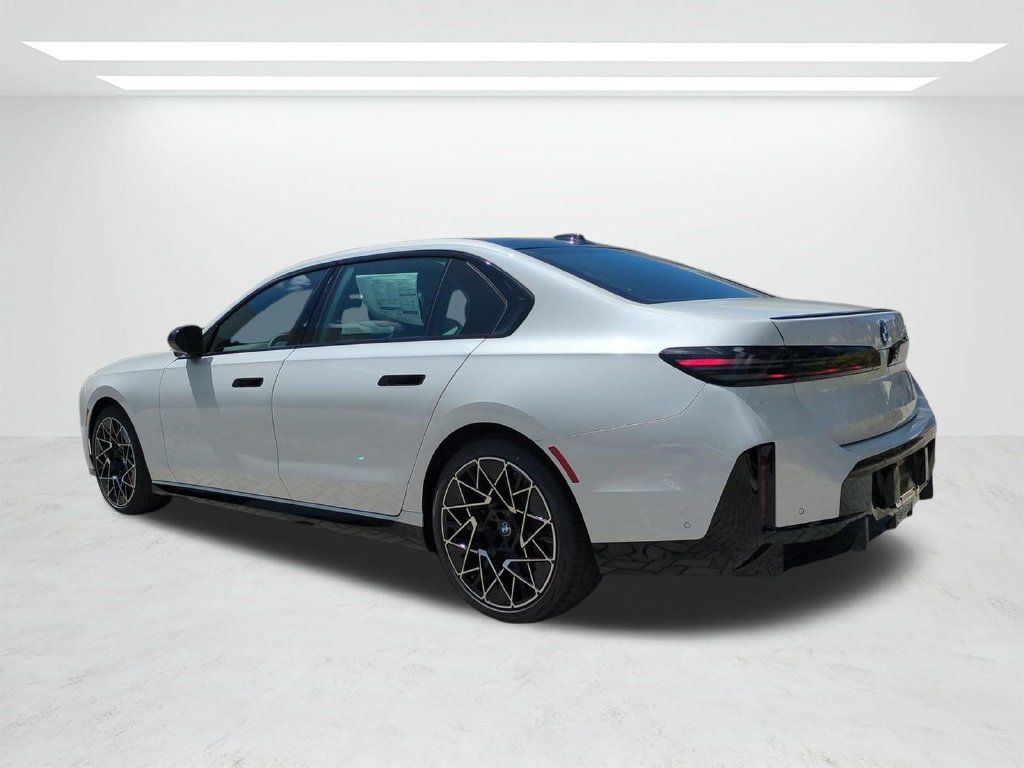 New 2027 BMW 740i RWD image 6