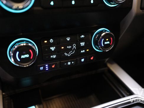 Used 2019 Ford F350 Lariat w/ Lariat Ultimate Package image 22