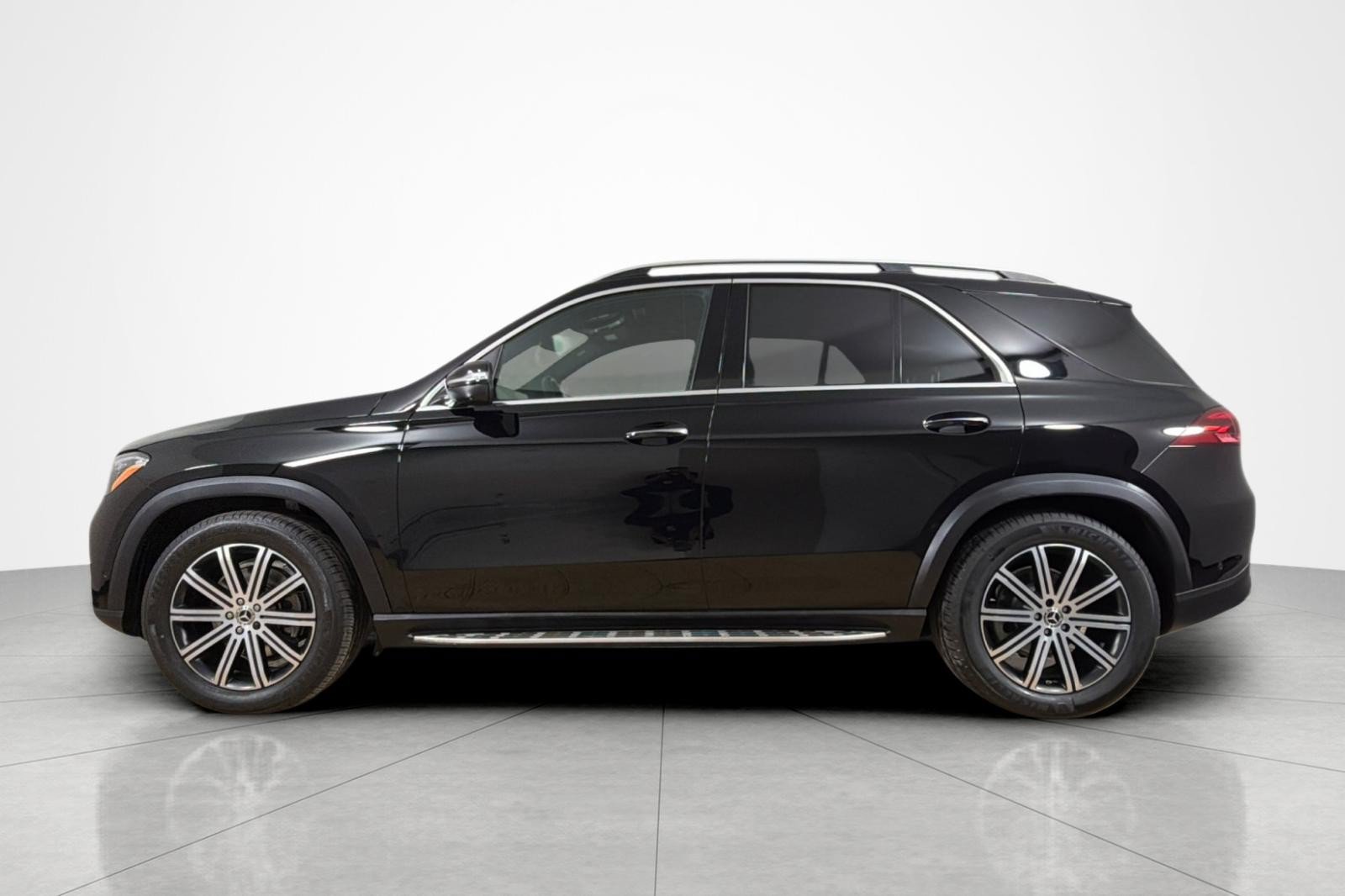 Used 2024 Mercedes-Benz GLE 350 4MATIC image 2