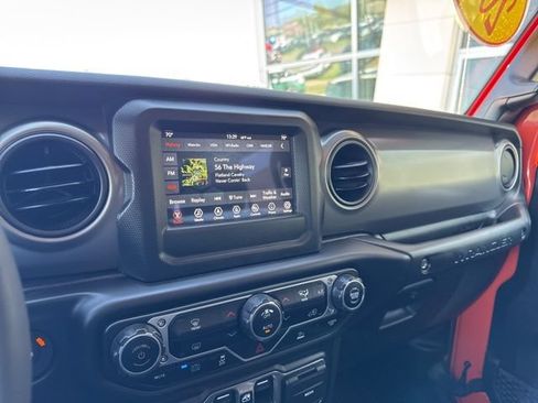 Used 2023 Jeep Wrangler Unlimited w/ Convenience Group AWD/4WD image 13