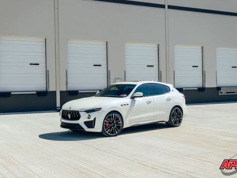 Used 2019 Maserati Levante Trofeo AWD/4WD image 42