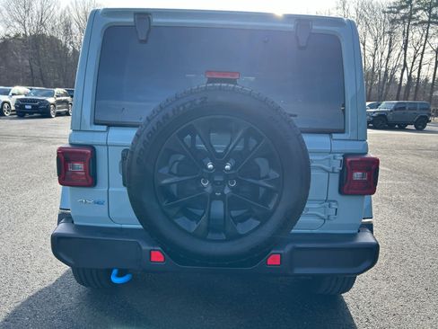 Used 2024 Jeep Wrangler Sahara image 7