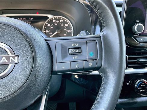 Used 2024 Nissan Pathfinder SV AWD/4WD image 12