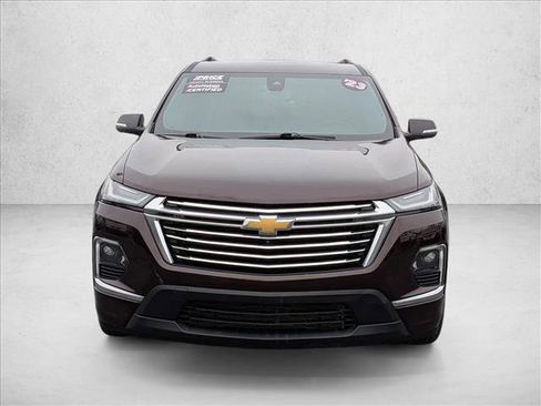 Used 2023 Chevrolet Traverse Premier image 2