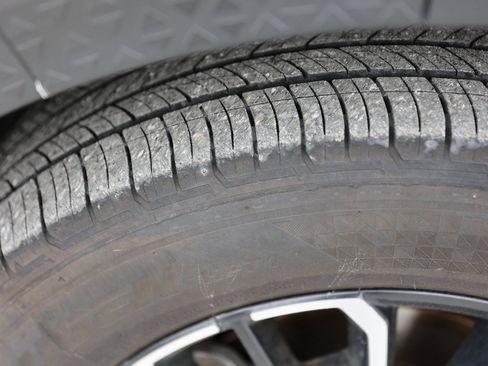 Certified 2024 Hyundai Santa Cruz SE image 12