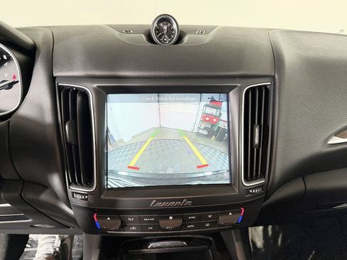 Used 2018 Maserati Levante AWD/4WD image 71