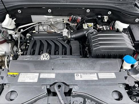 Used 2020 Volkswagen Atlas Cross Sport SE w/ Panoramic Sunroof Package image 30