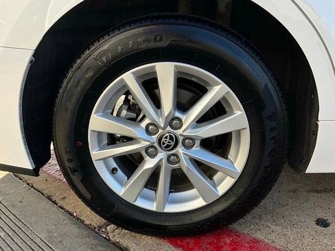 Used 2025 Toyota Camry LE image 9