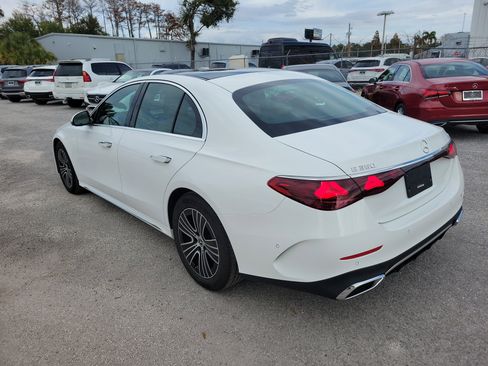Used 2024 Mercedes-Benz E 350 4MATIC Sedan image 4