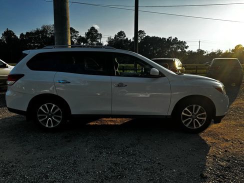 Used 2014 Nissan Pathfinder SV image 14