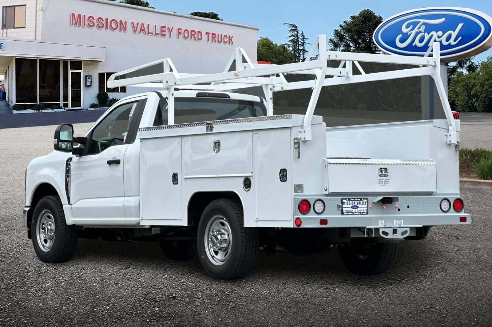 New 2025 Ford F350 XL w/ XL Chrome Package RWD image 6