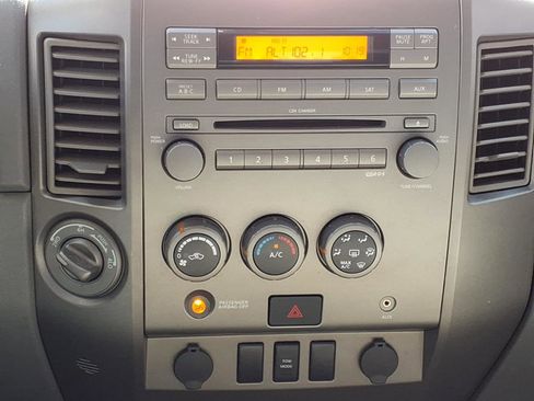 Used 2005 Nissan Titan SE AWD/4WD image 8