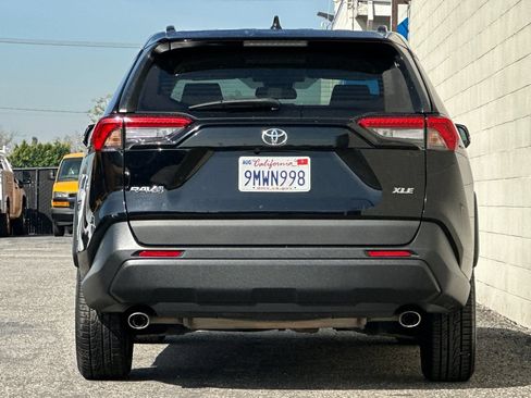 Used 2023 Toyota RAV4 XLE FWD image 5