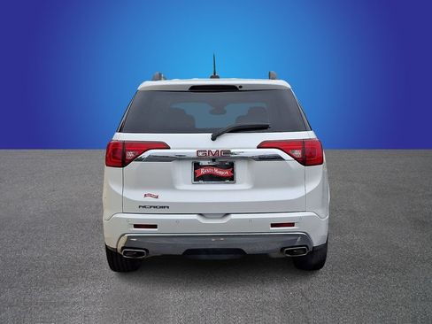 Used 2018 GMC Acadia Denali w/ Technology Package FWD image 5