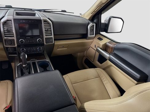 Used 2016 Ford F150 Lariat w/ Equipment Group 502A Luxury image 17