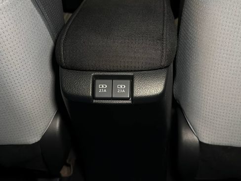 Used 2022 Toyota Prius Prime LE FWD image 12