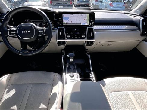 Used 2023 Kia Sorento S image 15